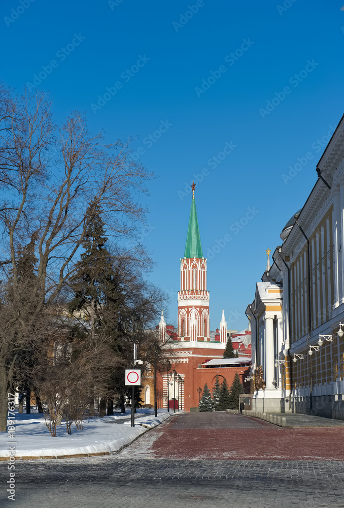 Obraz premium View of the Nikolskaya tower of Moscow Kremlin, built in 1491, the height with a star of 70.4 meters, landmark