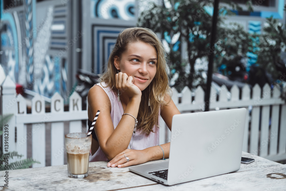 pretty young beauty woman using laptop in cafe, outdoor portrait business woman, hipster style, internet, smartphone, office pretty young beauty woman using laptop in cafe, outdoor portrait business woman, hipster style, internet, smartphone, office