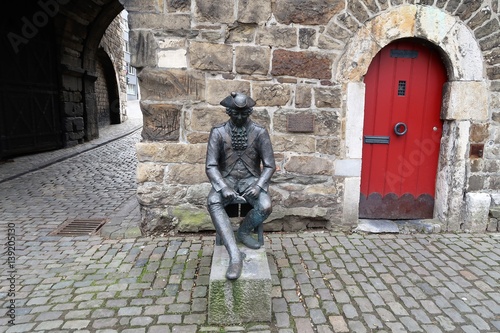 Statue d'un soldat au pieds du Marschiertor photo