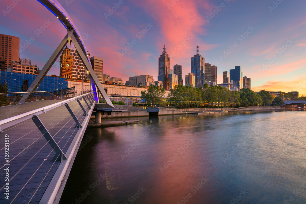 Obraz premium City of Melbourne. Cityscape image of Melbourne, Australia during summer sunrise.