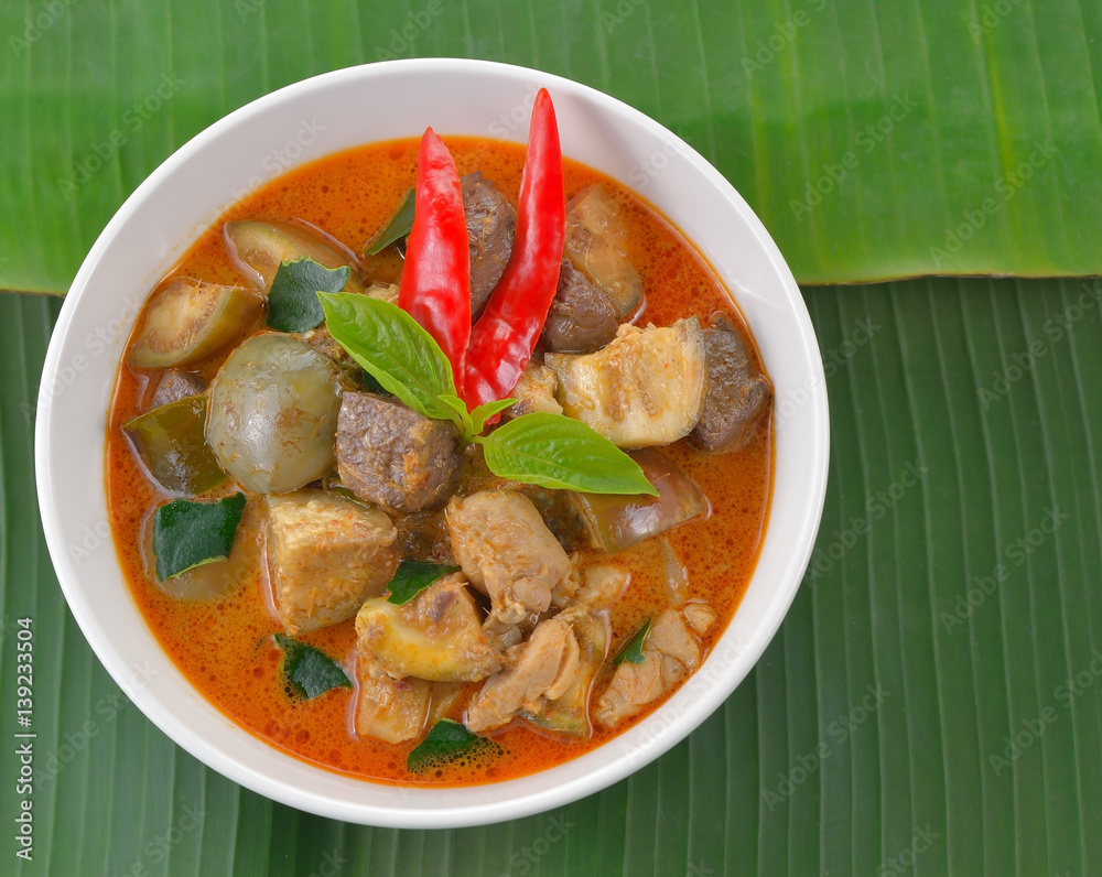 Red chicken curry : Delicious and famous Thailand food Red chicken curry : Delicious and famous Thailand food