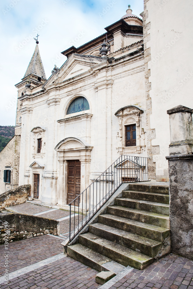 Trinity church, Popoli