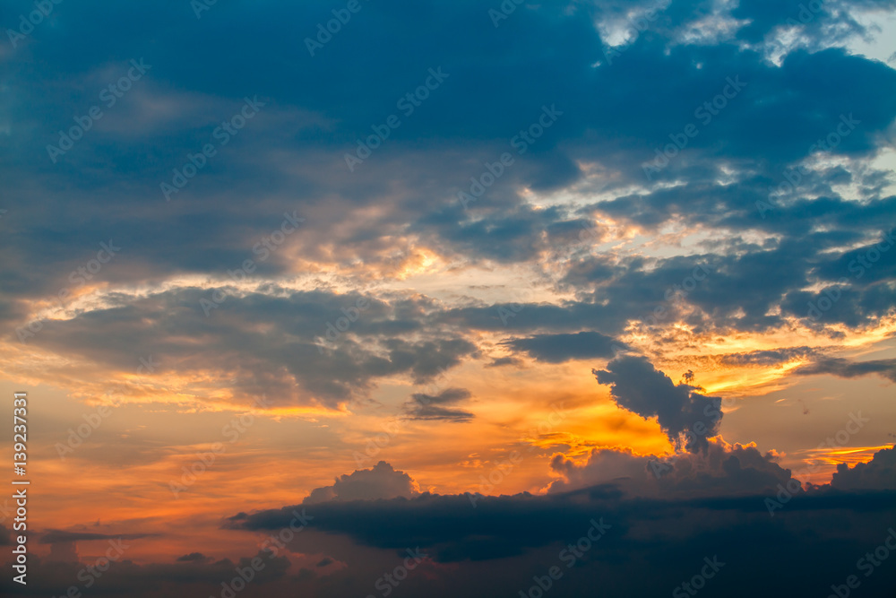 Fototapeta premium colorful dramatic sky with cloud at sunset