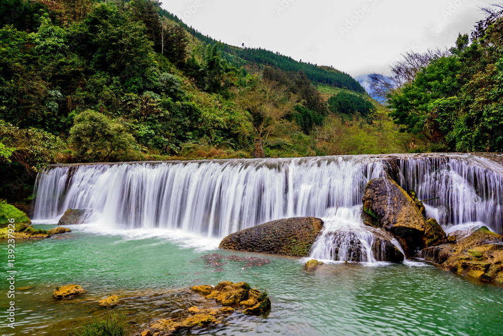 Fototapeta premium The Jiulong (nine dragon )waterfall yunnan, china.