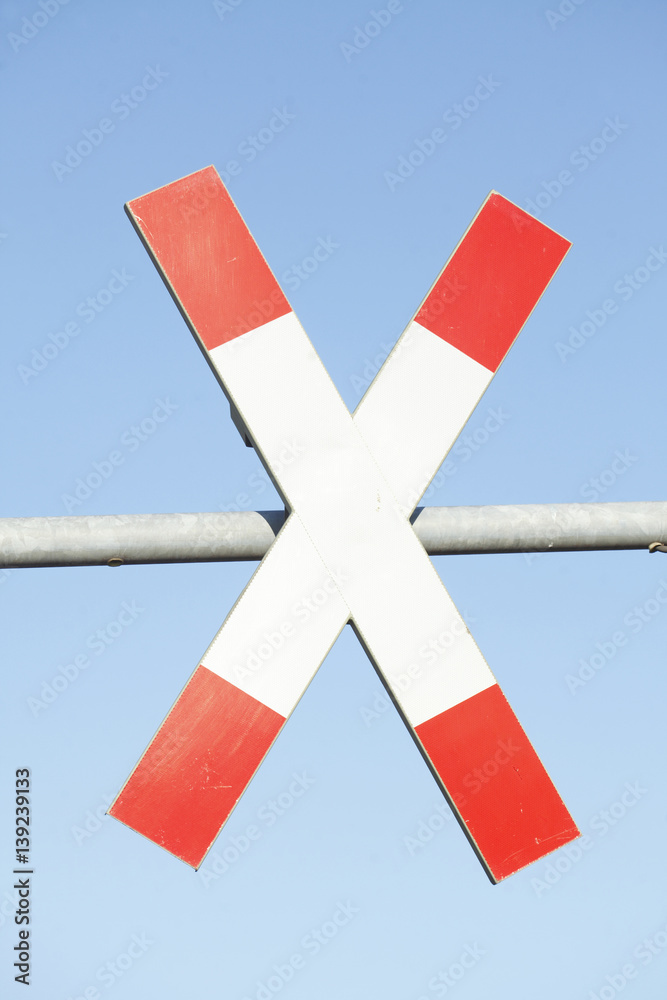 Gefahrzeichen Andreaskreuz Vor Einem Bahnbergang Stock-Foto | Adobe Stock
