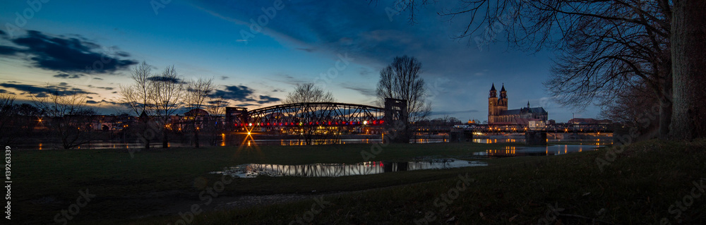 Obraz premium Hubbrücke Magdeburg