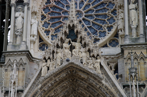 Sculpture de la façade de Reims - 10