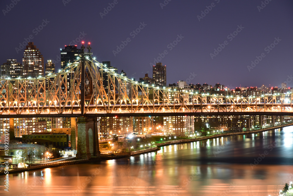 Φωτογραφία Ed Koch Queensboro Bridge view at night from Long Island City to Rooseveld Isla