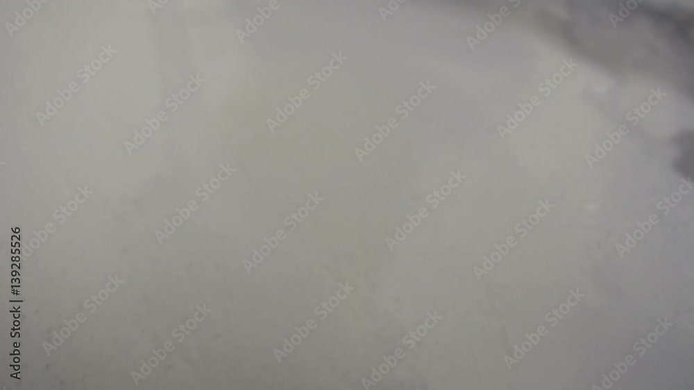 Pour half a plaster solution Pour half a plaster solution