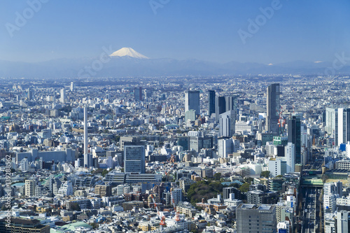 東京都市風景　富士山と渋谷中心街　都心の街並全景 © oka