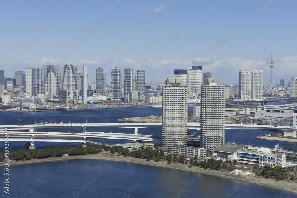 Naklejka premium 東京タイムラプス お台場から望む 豊洲 晴海 東京スカイツリー 