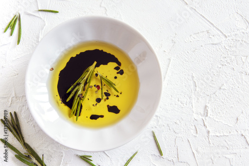 Tableau sur toile olive oil with rosemary, balsamic