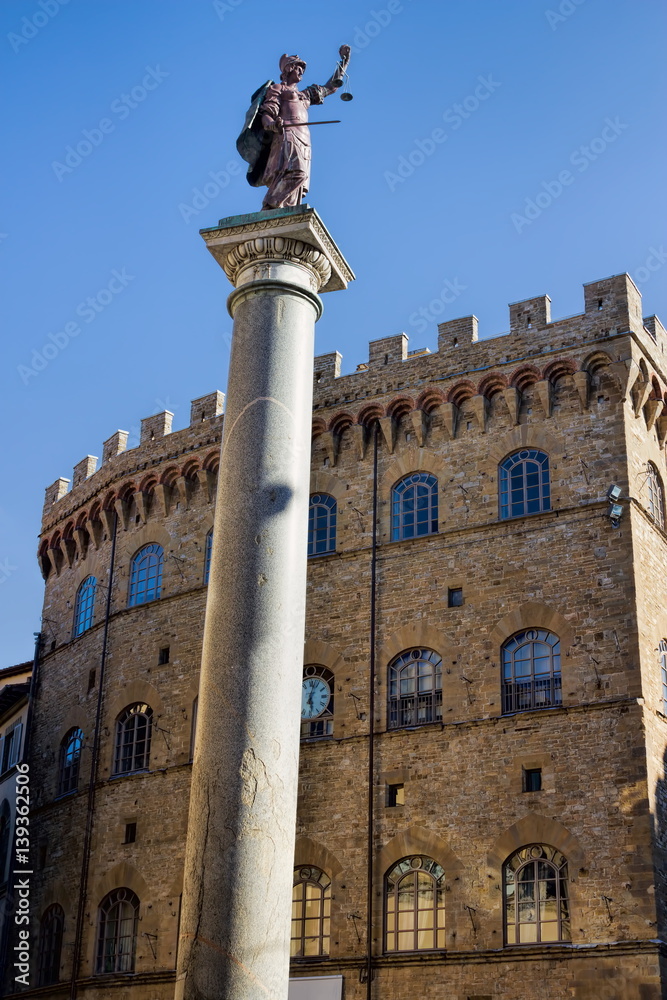 Obraz premium Florenz, Piazza Santa Trinita