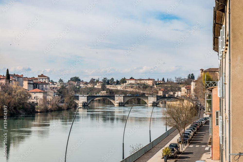Obraz premium Quais de l'Isère à Romans-sur-Isère