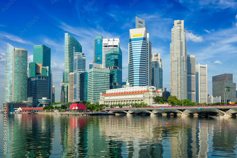 Fototapeta premium Singapur drapacze chmur z odbiciem