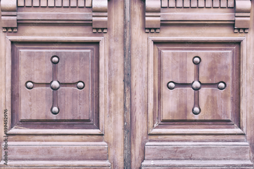 Fototapeta premium Woodcarving on the doors