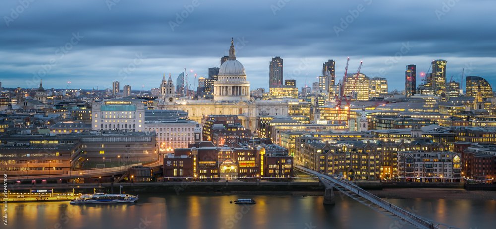 Fototapeta premium London & St.Pauls Cathedral