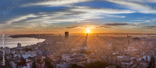 Le soleil se lève sur La Havane Cuba. © fotosmarcos