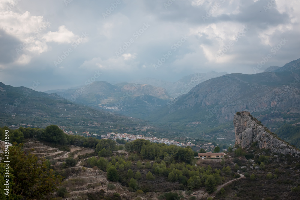 Panorama of the area near    Guadalest’s castle .