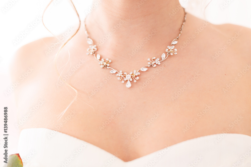 Decoration on the brides neck in high light style