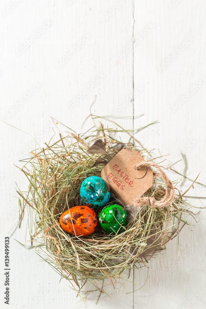 Obraz premium Various eggs for Easter on old white table