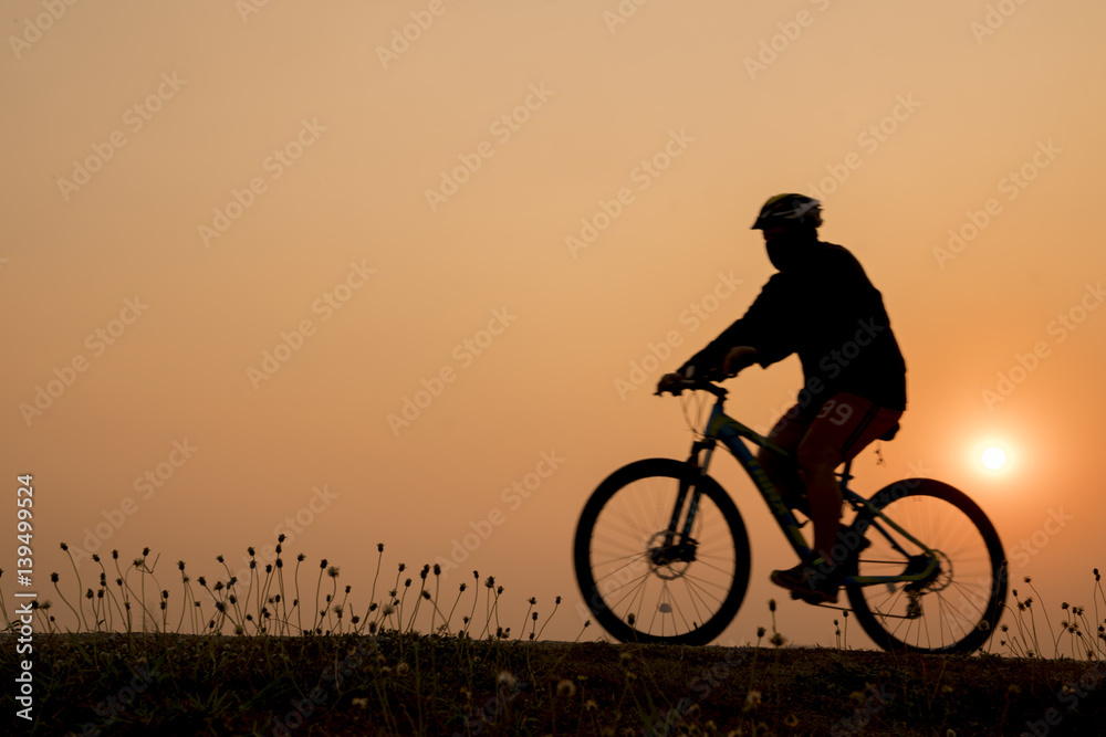 Fototapeta premium bicycle on sunrise.