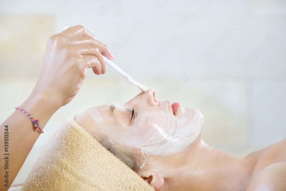 

A day in the spa - face treatment