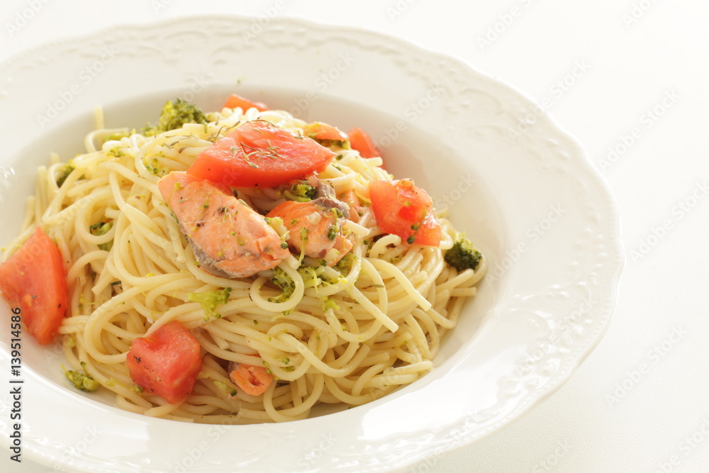 Tomato and salmon spaghetti