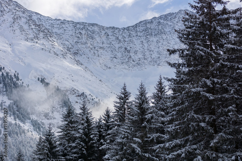 Winterliche Berggipfel