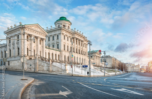 Canvas Print Дом Пашкова утром Pashkov House in the morning