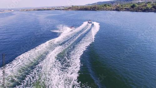 bouée tractée vue d'un drone