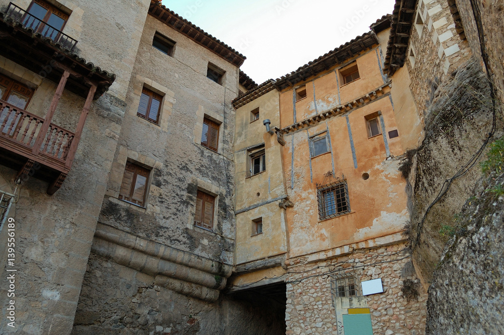 Casas colgadas en la ciudad de Cuenca