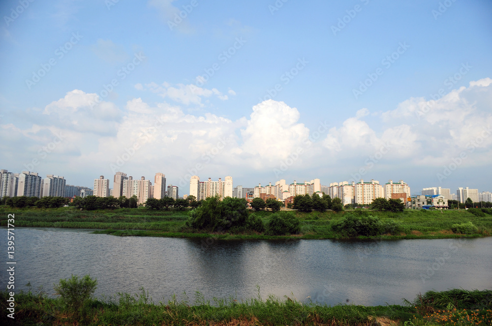 Fototapeta premium 도시의 아파트