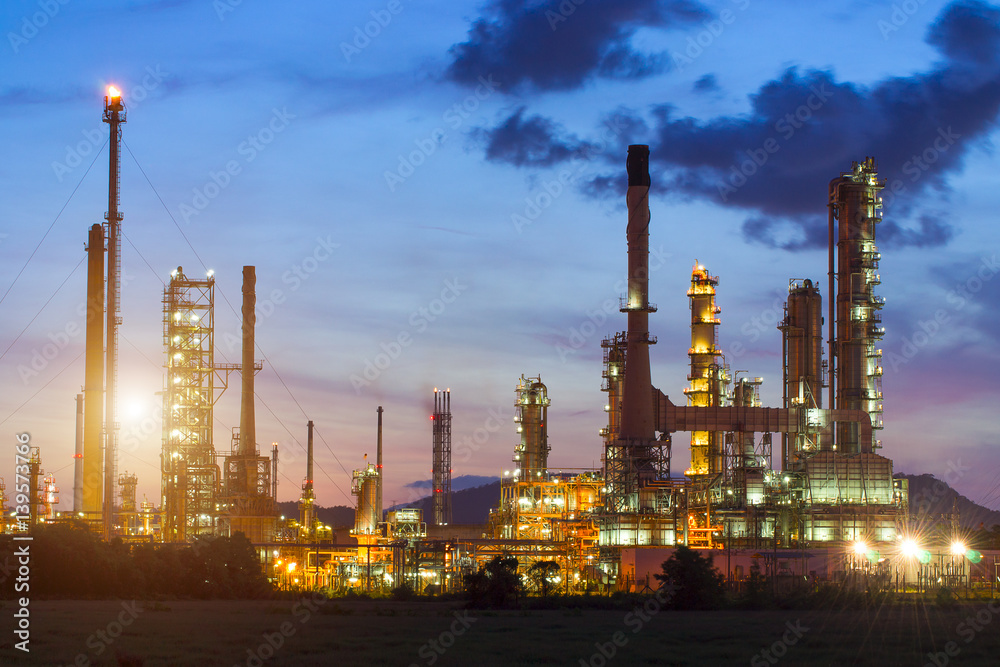 Fototapeta premium Oil refinery industry