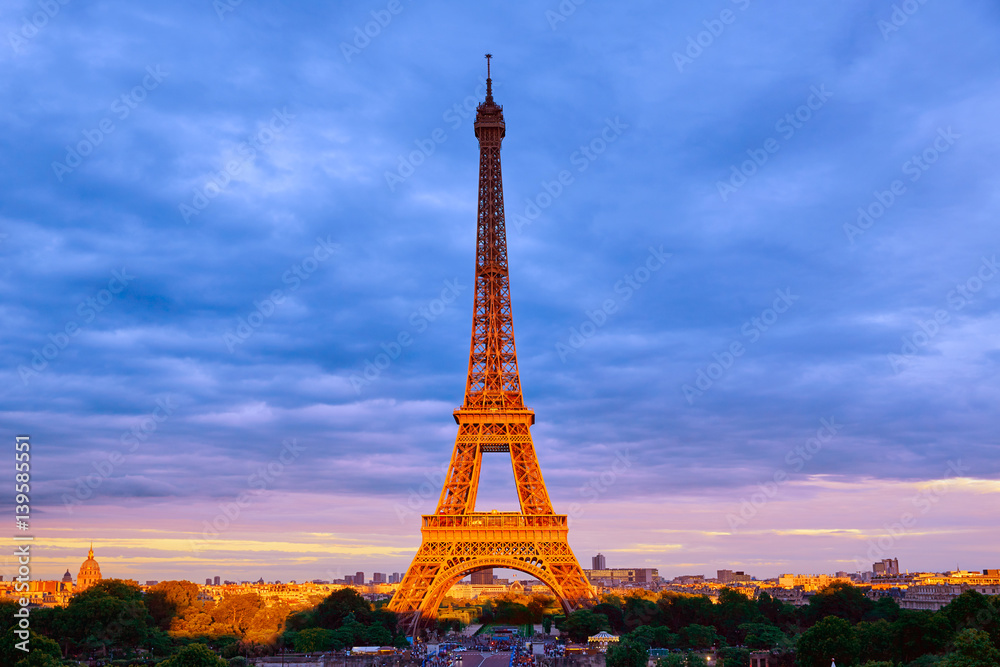 Fototapeta premium Eiffel tower at sunset Paris France