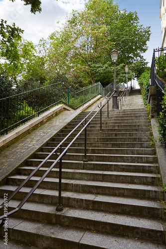 Fototapeta Naklejka Na Ścianę i Meble -  Paris Montmartre stairs to Sacre Coeur