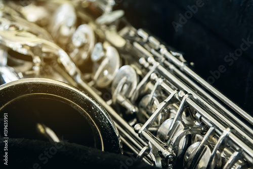 Fotografia Tenor sax saxophone macro with selective focus on black