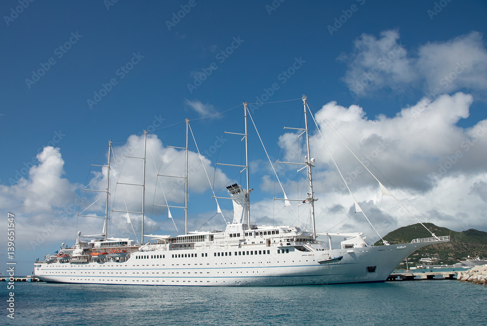 Naklejka premium Modern yacht in port