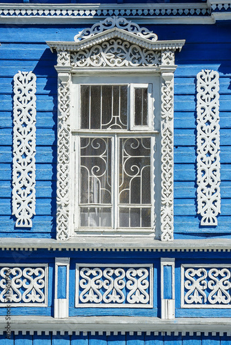 Резное украшение окна на здании музея самоваров в Городце, Нижегородская область © Тищенко Дмитрий