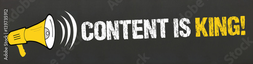 Content is King! / Megafon auf Tafel