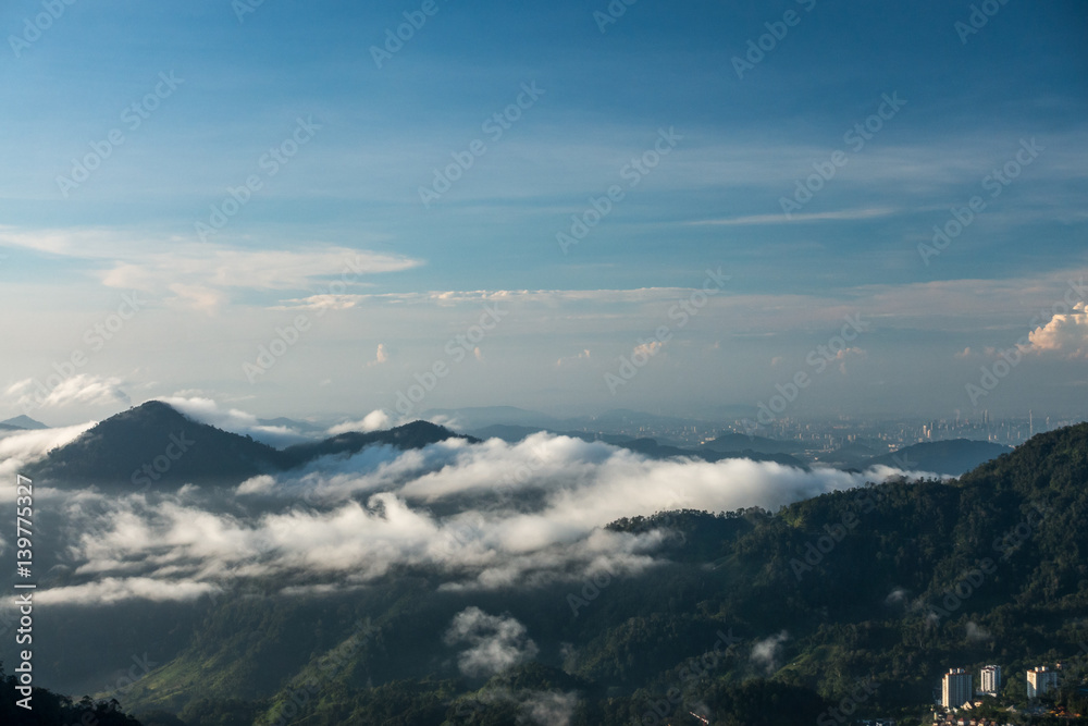Clouds flowing in the ountains