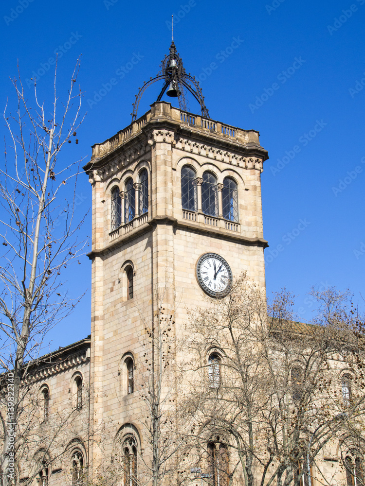 Torre y reloj de la Universidad de Barcelona,Cataluña,España