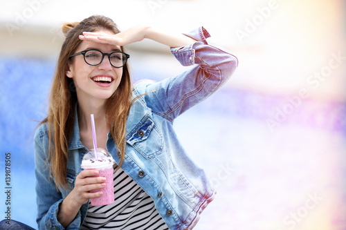 Beautiful young girl with m...