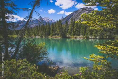 Fototapeta Naklejka Na Ścianę i Meble -  Turquoise Lake in Canadian Rocky Mountains