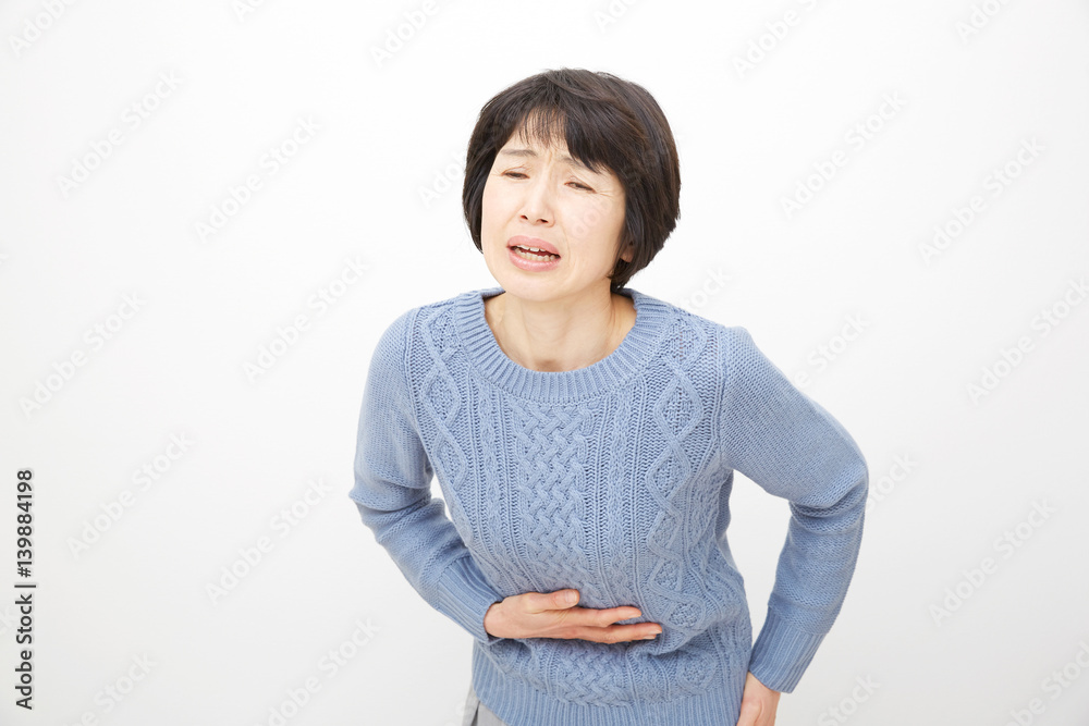 ミドル　女性　腹痛