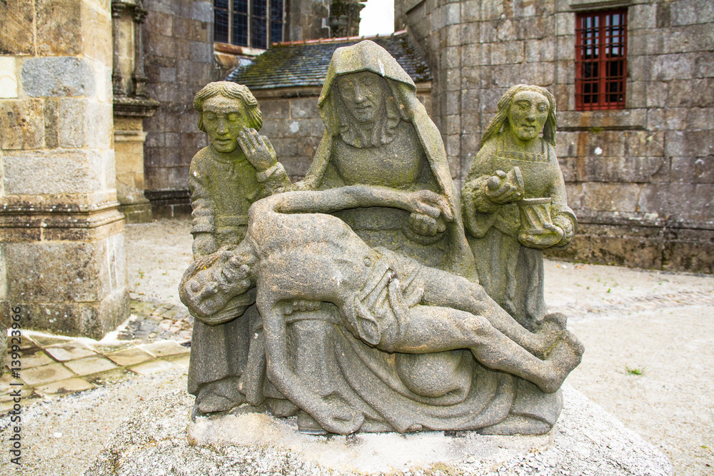 Statue du christ de l'église Saint Suliau à Sizun, Finistère, Bretagne