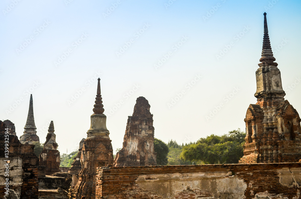 Fototapeta premium Buddha statue in Wat Mahathat temple, Ayutthaya, Thailand.
