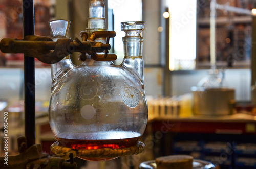 Slika na platnu distiller for the production of perfume water
