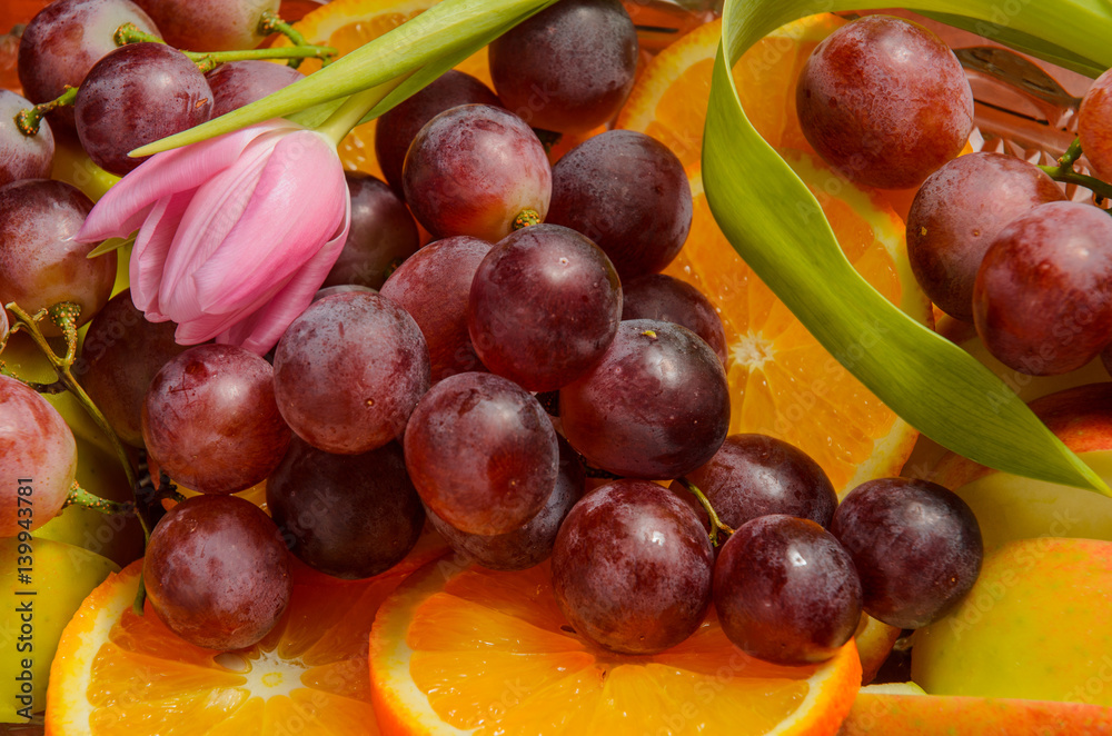 Fototapeta premium fruits and tulips