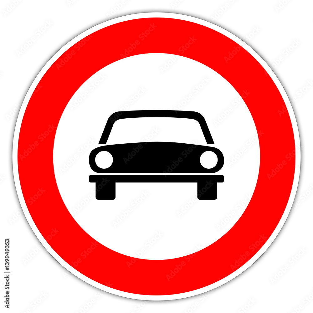 Panneau routier en Italie : Accès interdit à tous les véhicules à moteur Panneau routier en Italie : Accès interdit à tous les véhicules à moteur